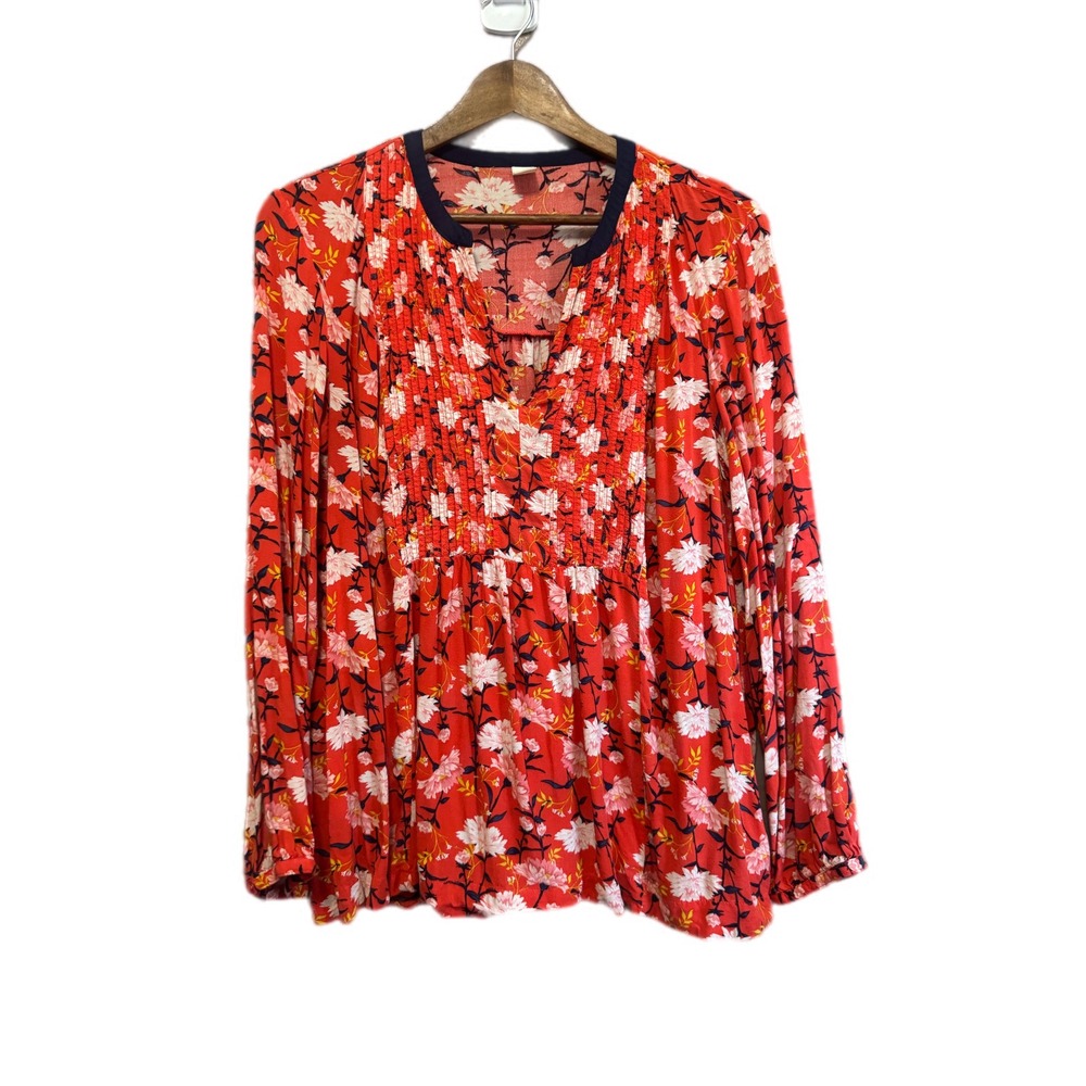 Old Navy Blouse Womens Large Red Floral Excellent Pintuck Split Neck Rayon Top